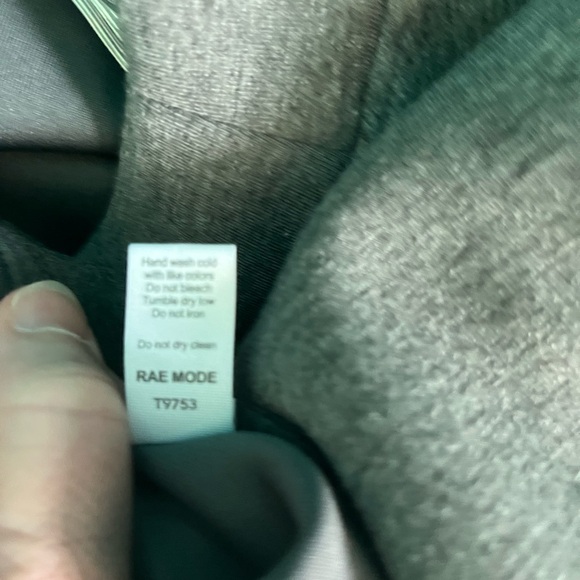 Rae Mode Point Crew Neck Sweatshirt - Picture 6 of 6